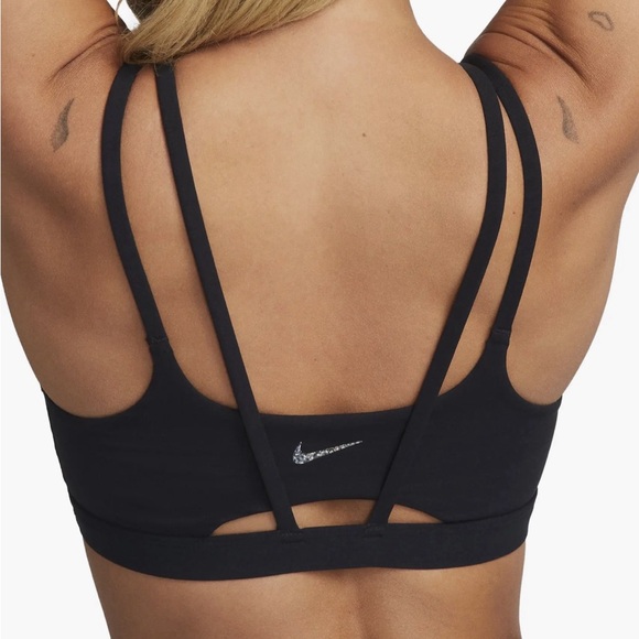 Nike Alate Trace Sports Bra - Picture 2 of 5